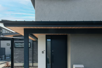 富士山を望む塗壁とソリドの家