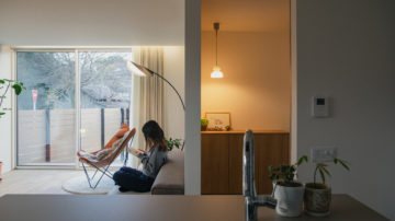 風景を楽しむ寄棟の家